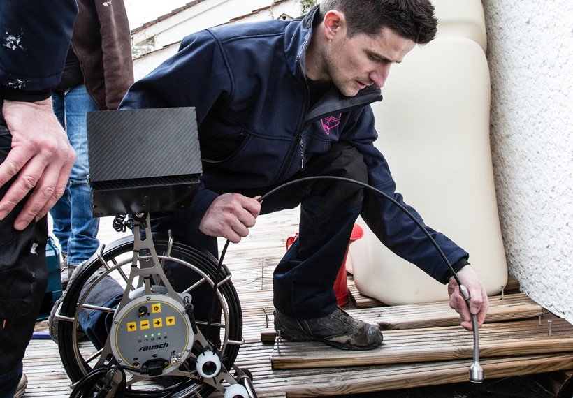 Utiliser un aspirateur pour déboucher votre canalisation de cuisine -  PLOMBIER SOS Bruxelles